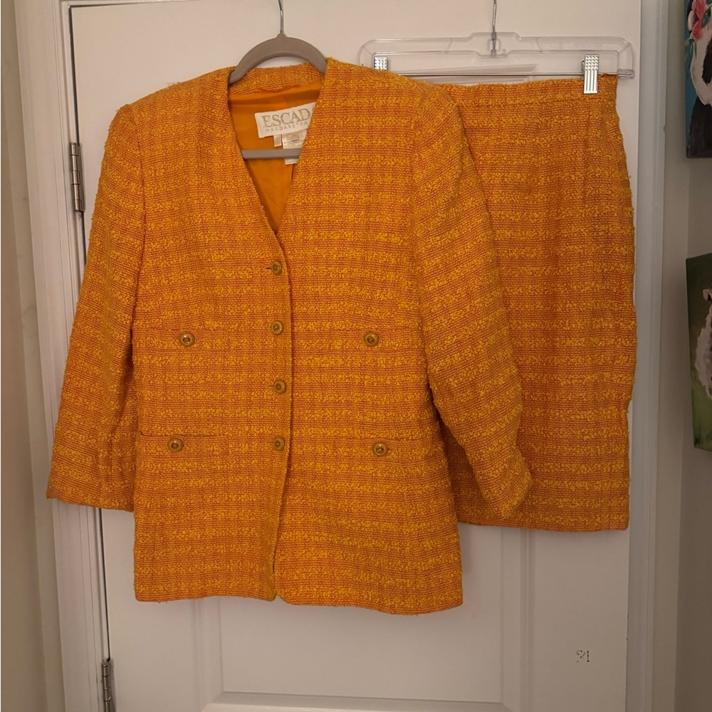 Escada suit size 8 (38)